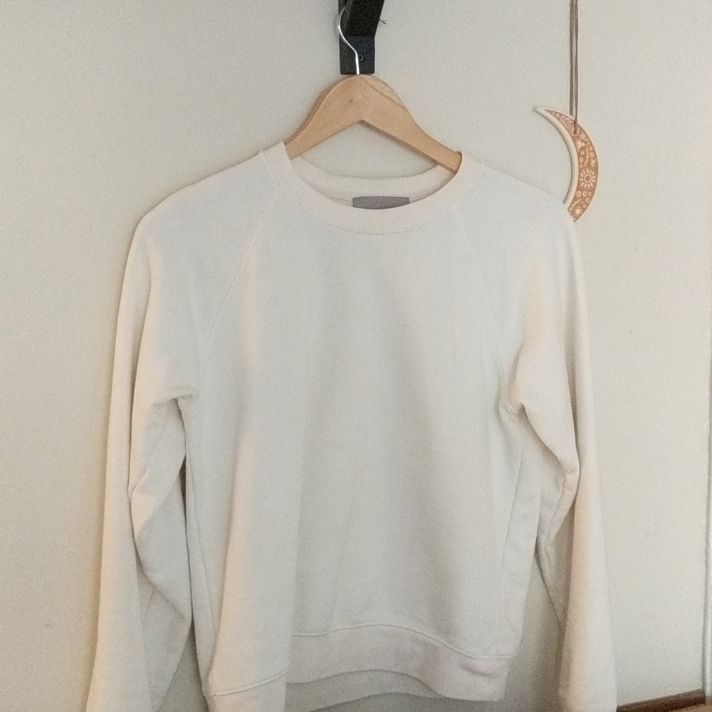 Never worn Everlane White Crewneck